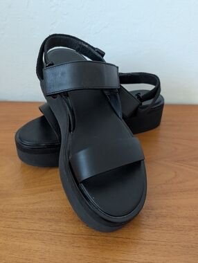 Everlane Women's Black Platform Sport Sandals with Ankle Strap Size 8